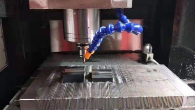 鋁合金板精雕機的優(yōu)勢有哪些呢？